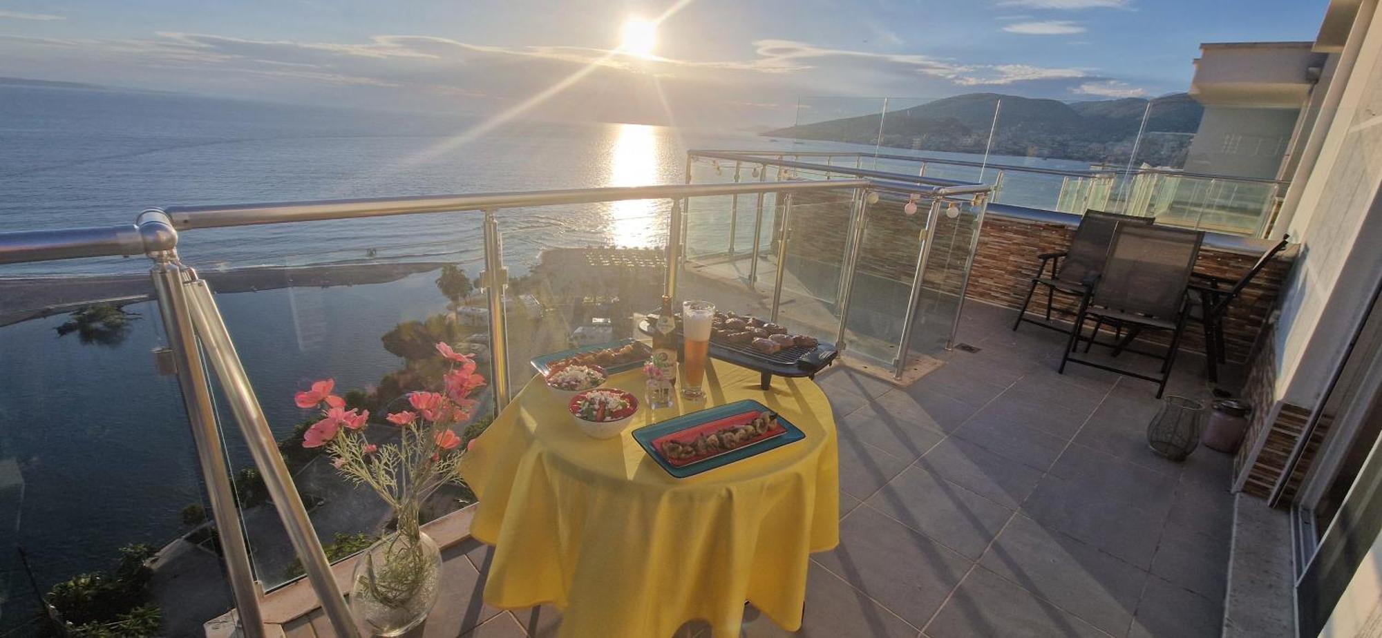 Апартаменты Sadet'S Penthouse Saranda Экстерьер фото